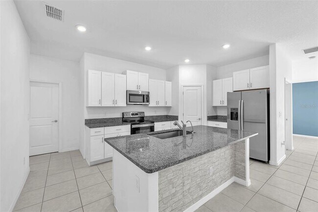 Building Photo - 5518 Blue Azure Dr