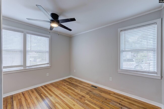 Building Photo - 322 S Kilbourne Rd