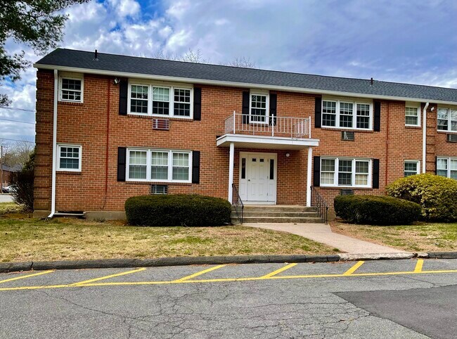 Building Photo - 5 Grandview Dr