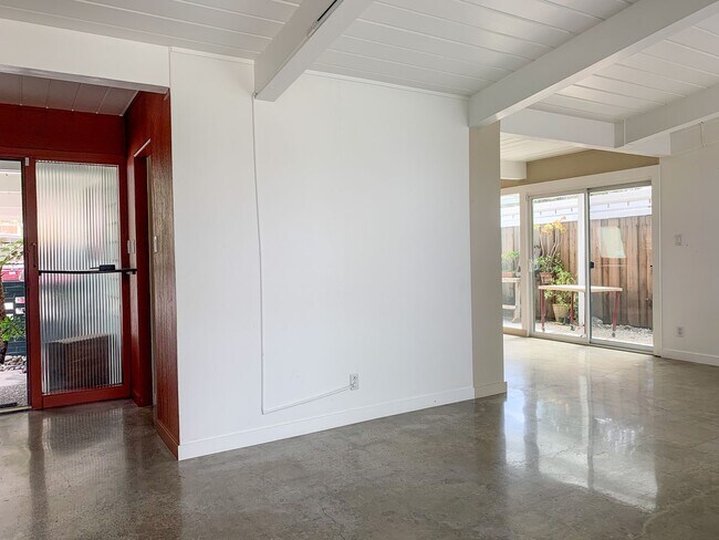 Building Photo - Custom Designed Modern 3 Bedroom Eicher in Palo Alto!