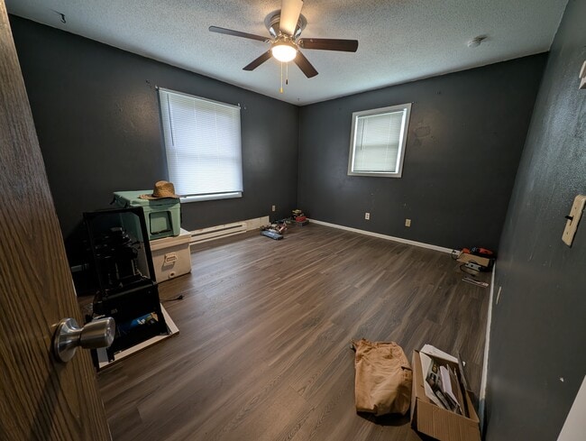 Building Photo - 2604 Jamestown Ave