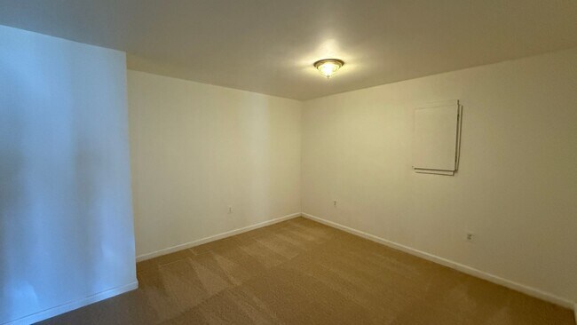 Building Photo - Spacious Colonial in Austin Ridge