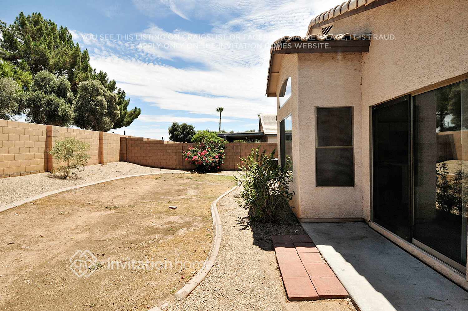Building Photo - 15912 W Smokey Dr