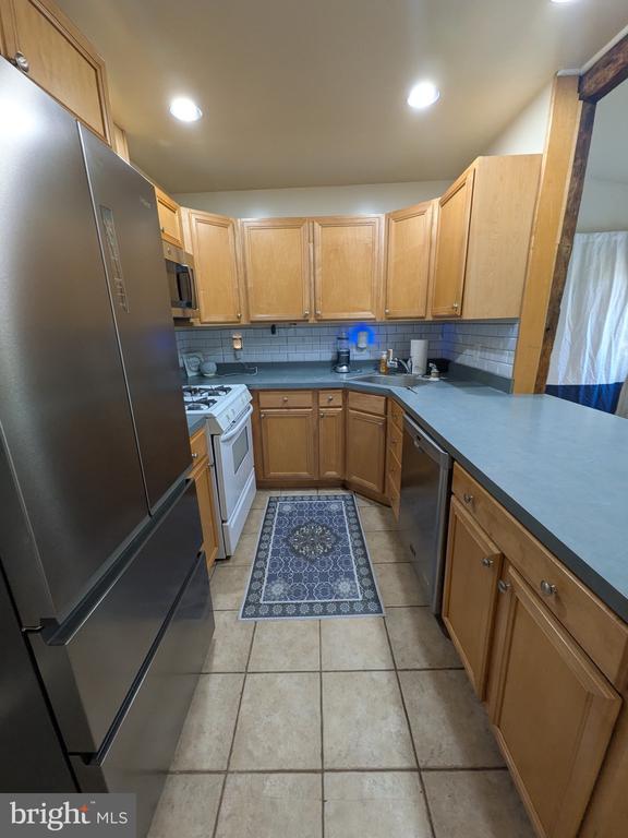 Building Photo - 965 Chester River Dr