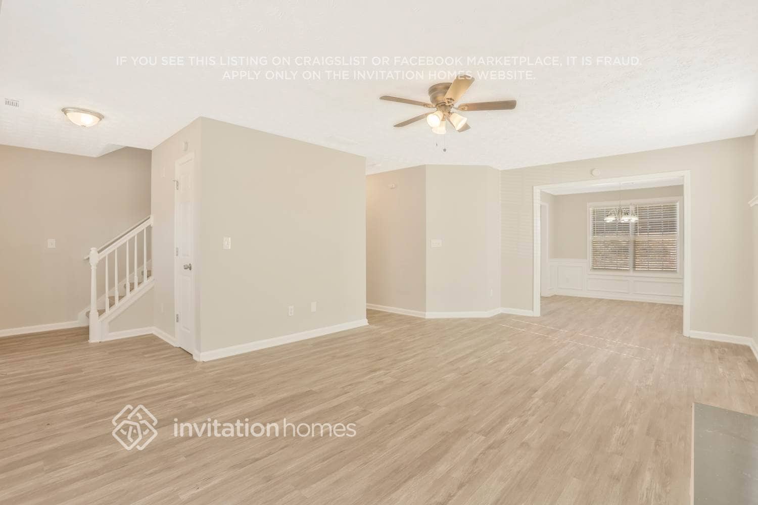 Building Photo - 115 E Lawn Dr