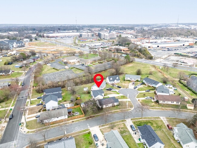 Building Photo - 912 Lyme Brook Ln