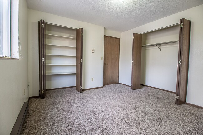 Building Photo - 4536 S Donald Ct