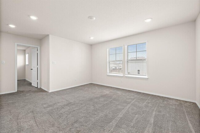 Building Photo - 616 Hugenot Wy