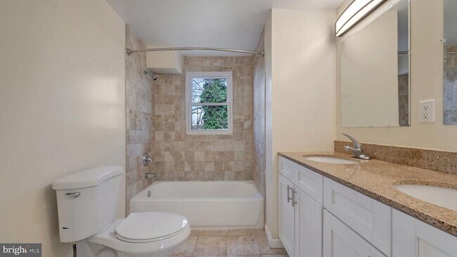 Building Photo - 1604 Woodhill Ct