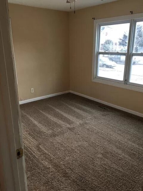 Building Photo - 950 N Old Manor Rd