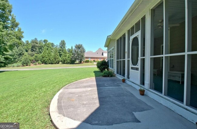 Building Photo - 170 Diana Dr