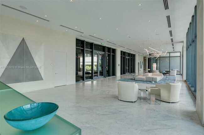 Building Photo - 3131 NE 7th Ave