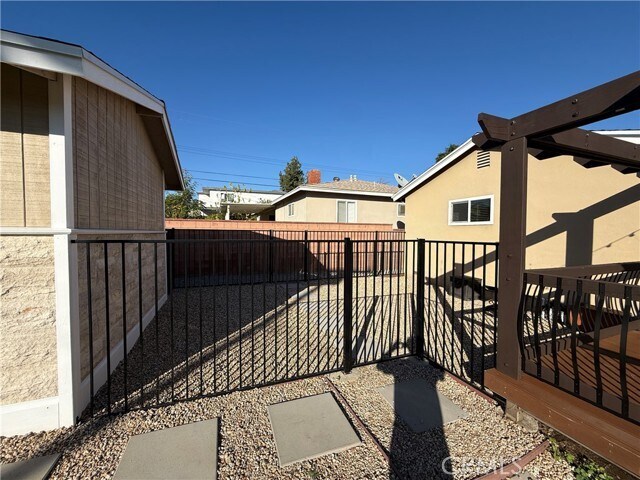 Building Photo - 885 Altura Way