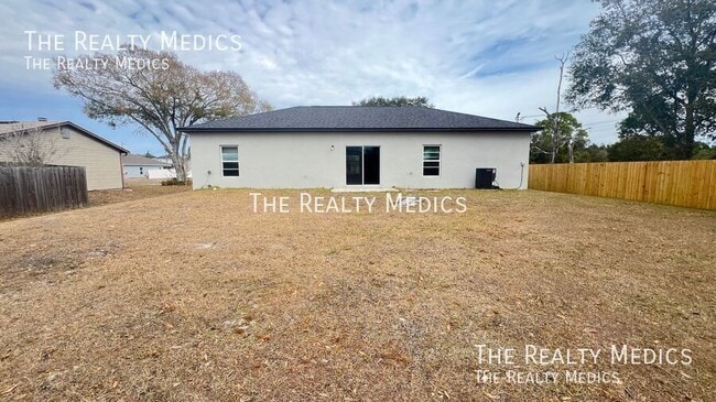 Building Photo - 1682 Waneta St SE