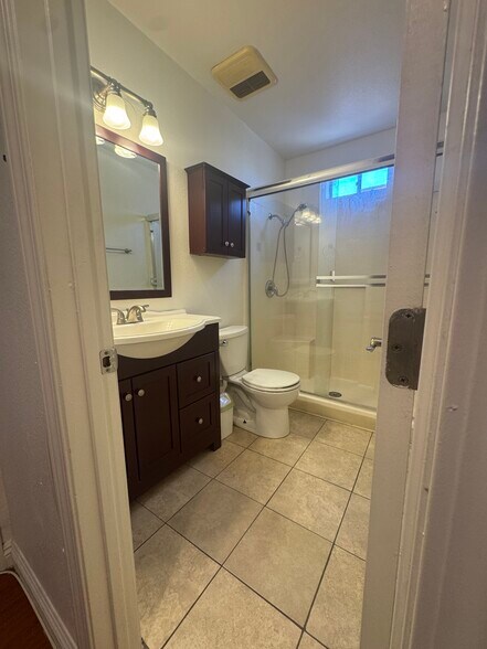 Building Photo - 1039 Mount Olive Dr