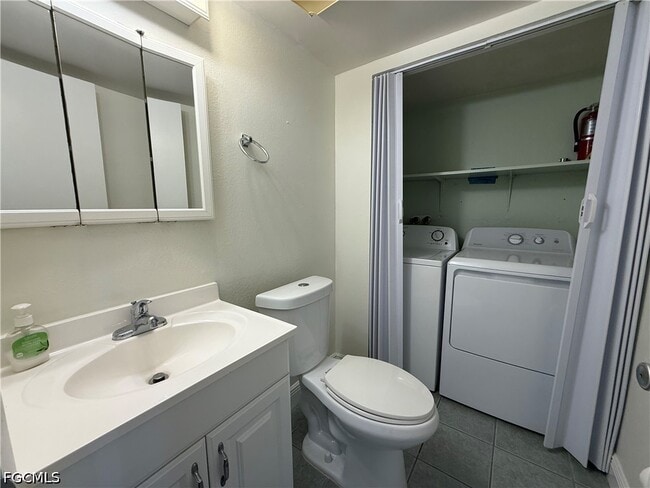 Building Photo - 3257 Prince Edward Island Cir