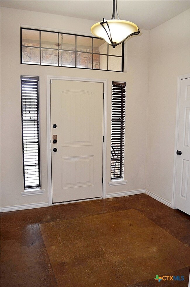 Building Photo - 5900 Boxelder Trail