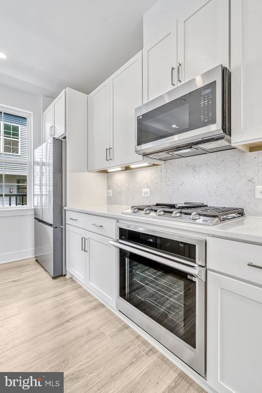 Building Photo - 11236 Bunsen St