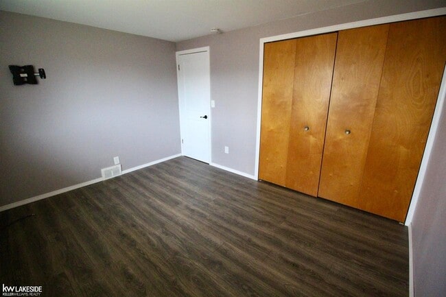 Building Photo - 18672 Beatrice St