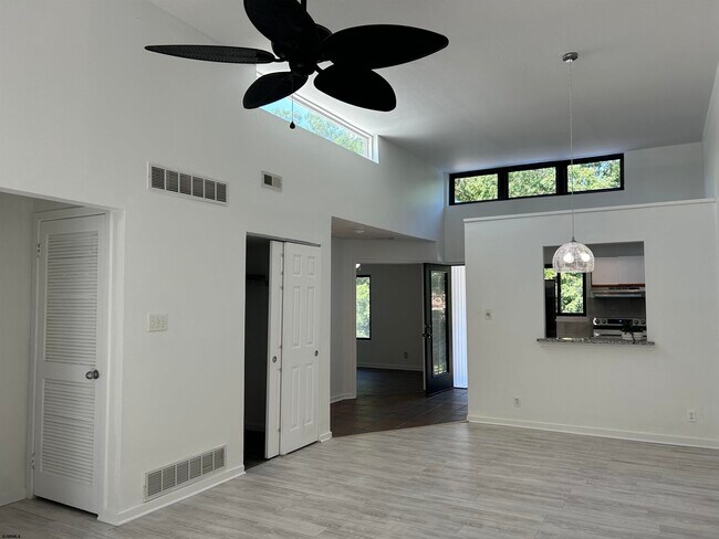 Building Photo - 20 Tilton Club