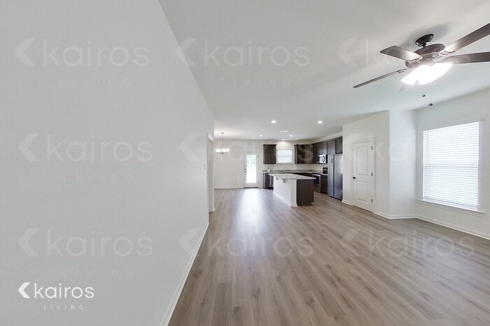 Building Photo - 114 Teddy Ln