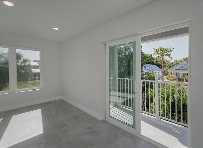 Building Photo - 310 Hibiscus St