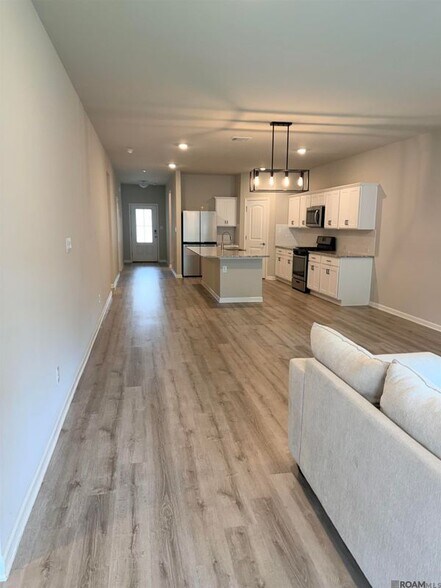 Building Photo - 6407 Tiger Pointe Dr.