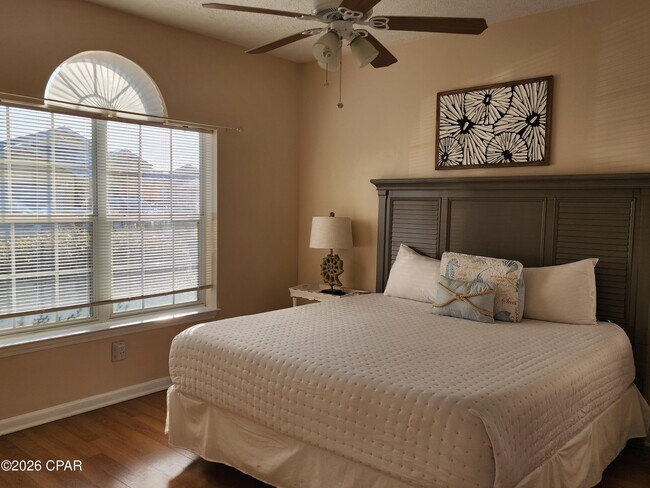 Building Photo - 11728 Seashore Ln