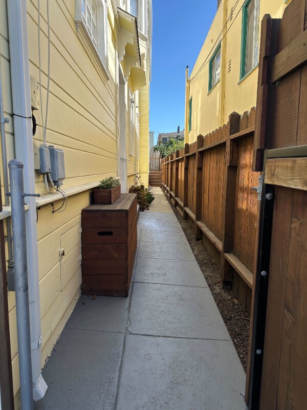 Building Photo - 665 43rd St