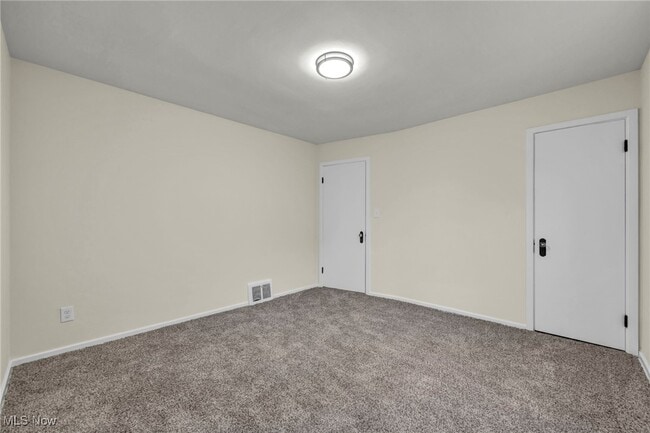 Building Photo - 766 E 232nd St