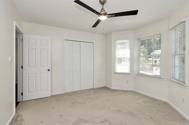 Building Photo - 105 Antelope Dr