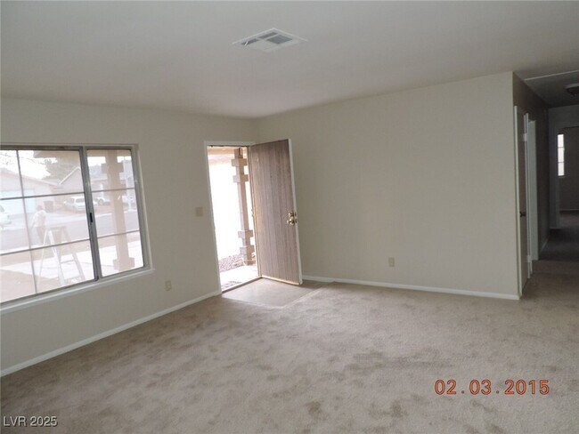 Building Photo - 833 Dusk Dr