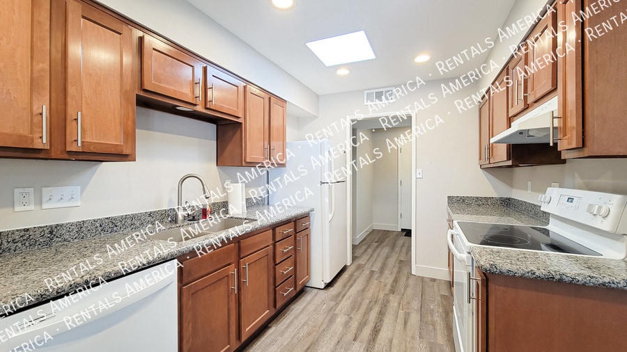 Building Photo - 11633 N Desert Hills Dr W