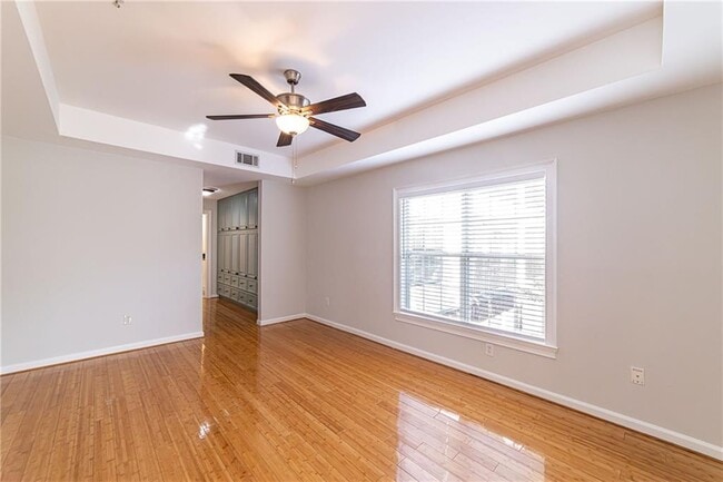 Building Photo - 3275 Lenox Rd NE