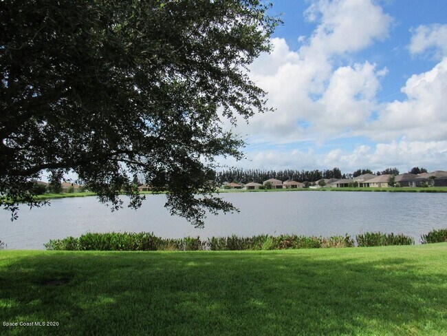 Building Photo - 1741 Bridgeport Cir