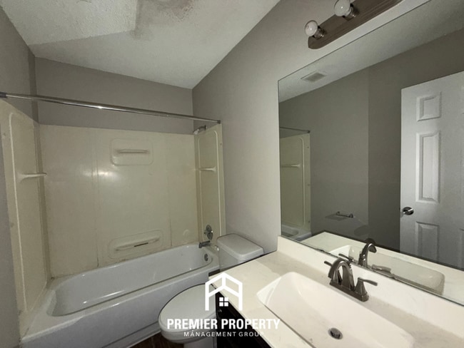 Building Photo - 7143 Markim Dr