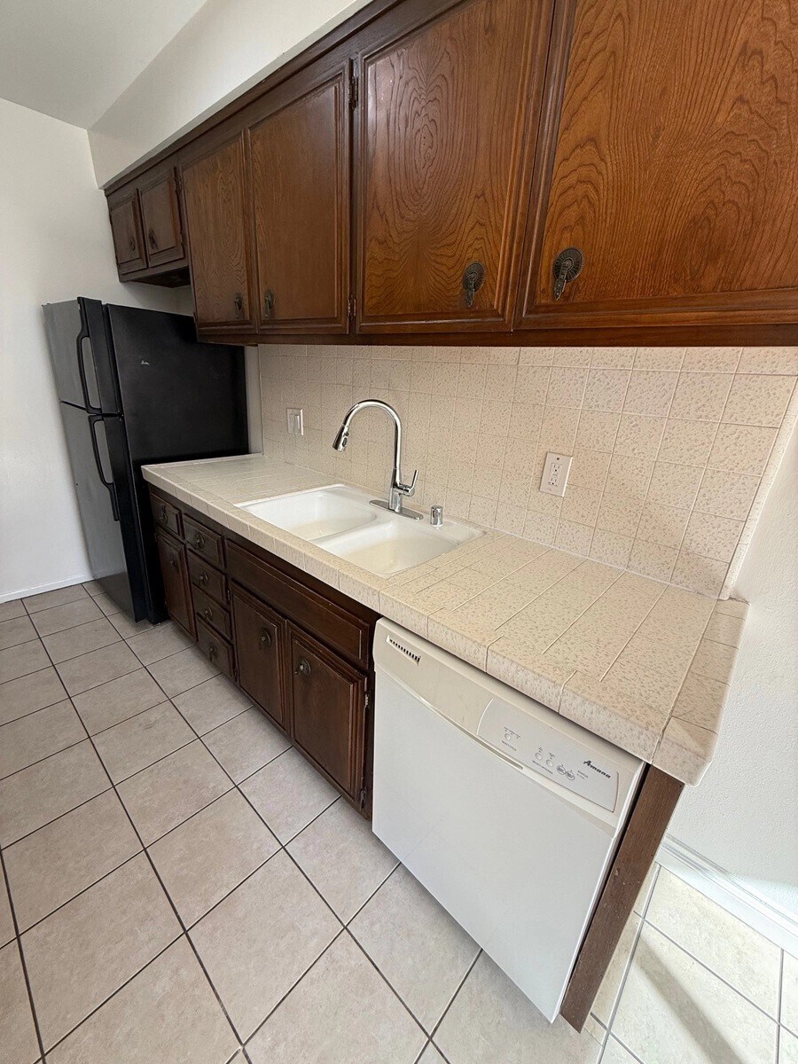 Building Photo - 12235 Pacific Ave