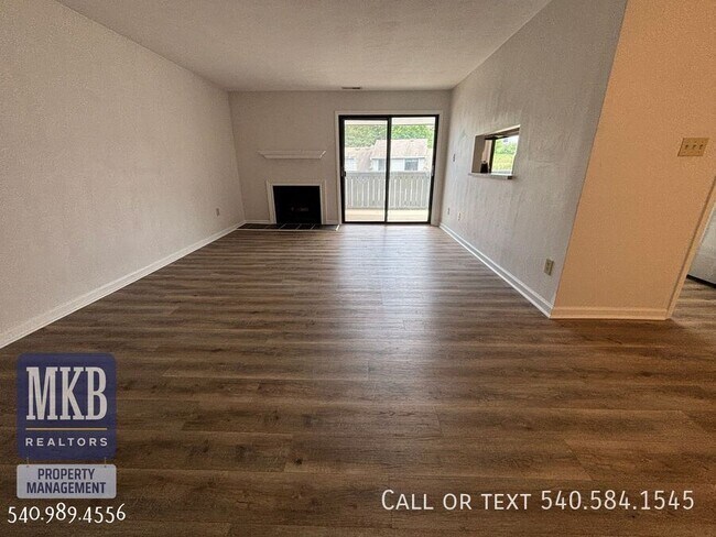 Building Photo - 2527 Gatehouse Ln