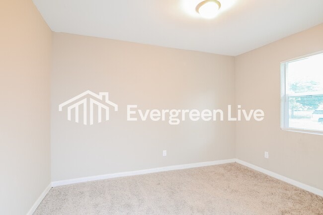 Building Photo - 114 S Sheridan Ave