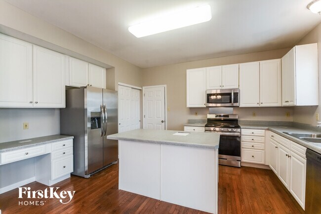 Building Photo - 218 Greenshire Ln