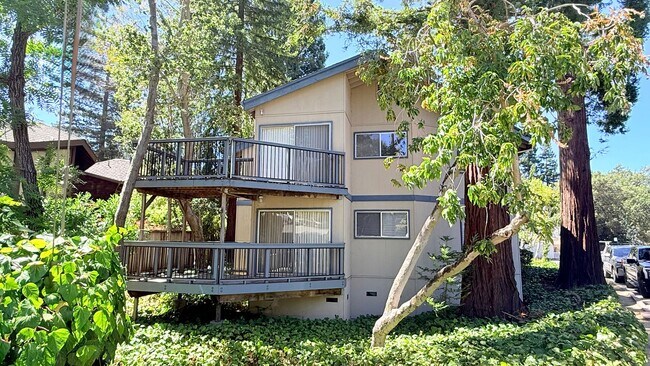 Building Photo - 929 Dewing Ave