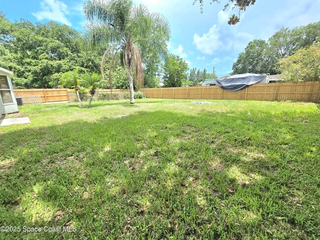 Building Photo - 4445 Greenhill St