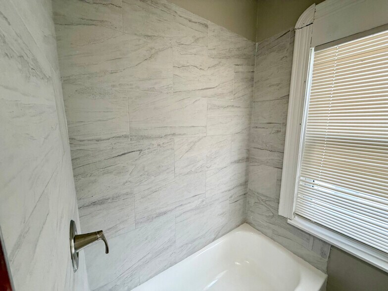 Building Photo - 43 Fruit Hill Ave