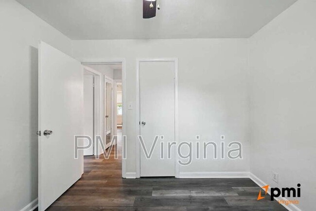 Building Photo - 812 Jasmine Ave