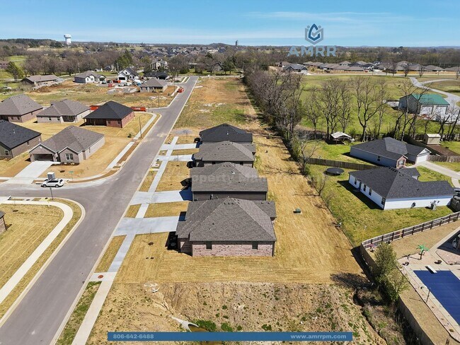 Building Photo - New Beginnings Start with AMRR: Spacious 3 Bedroom new build in Siloam Springs!
