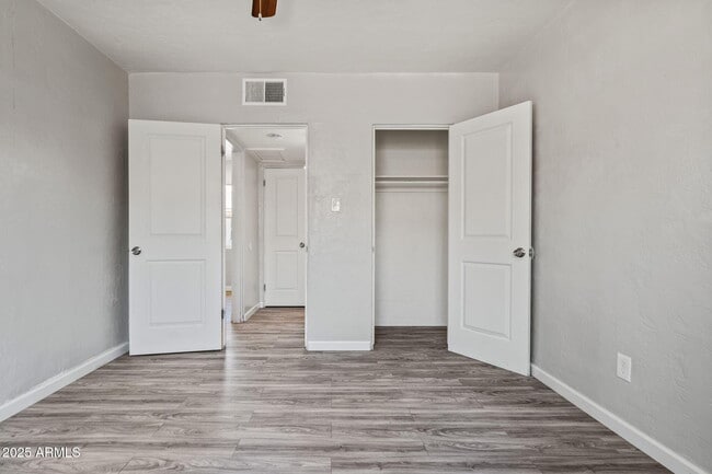 Building Photo - 528 E Pierson St