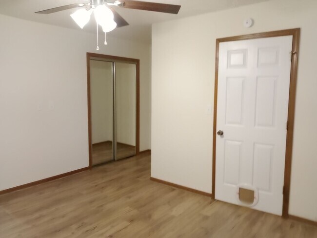 Building Photo - Charming 3 Bedroom, 2 Bath Single Family H...