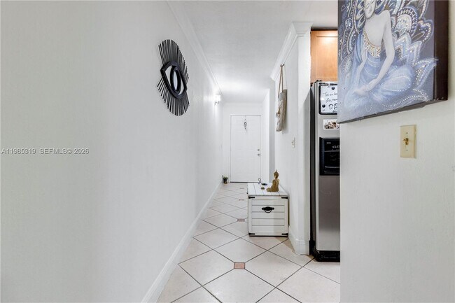 Building Photo - 1758 W 58th St