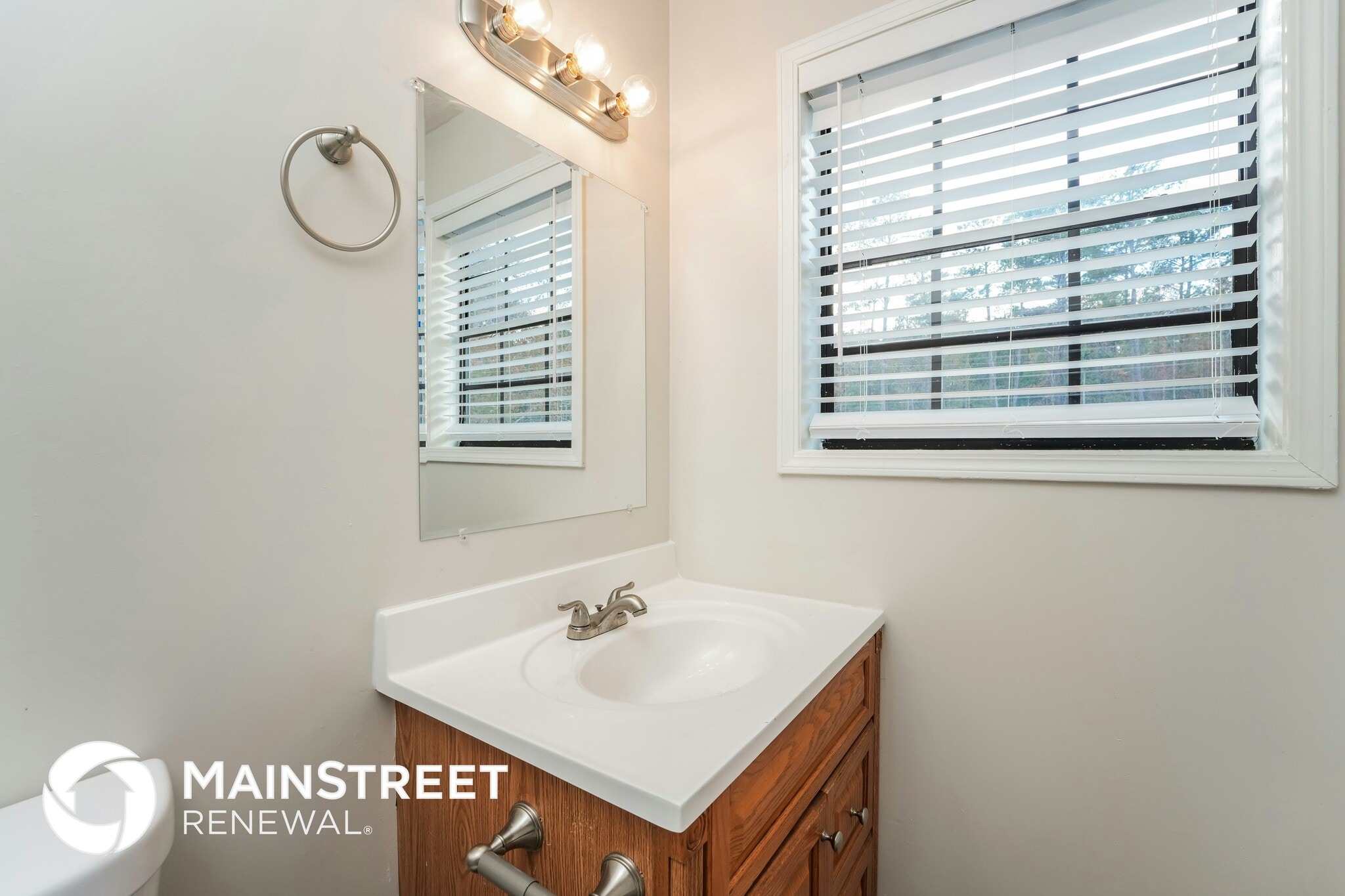 Building Photo - 2236 Kings Forest Dr SE