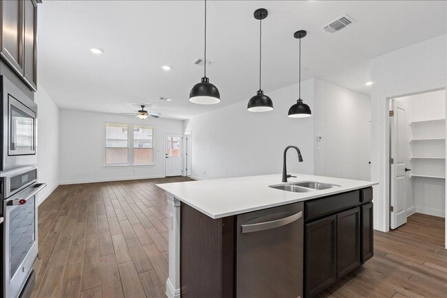 Building Photo - 11905 Paseo de los Lagos Ln